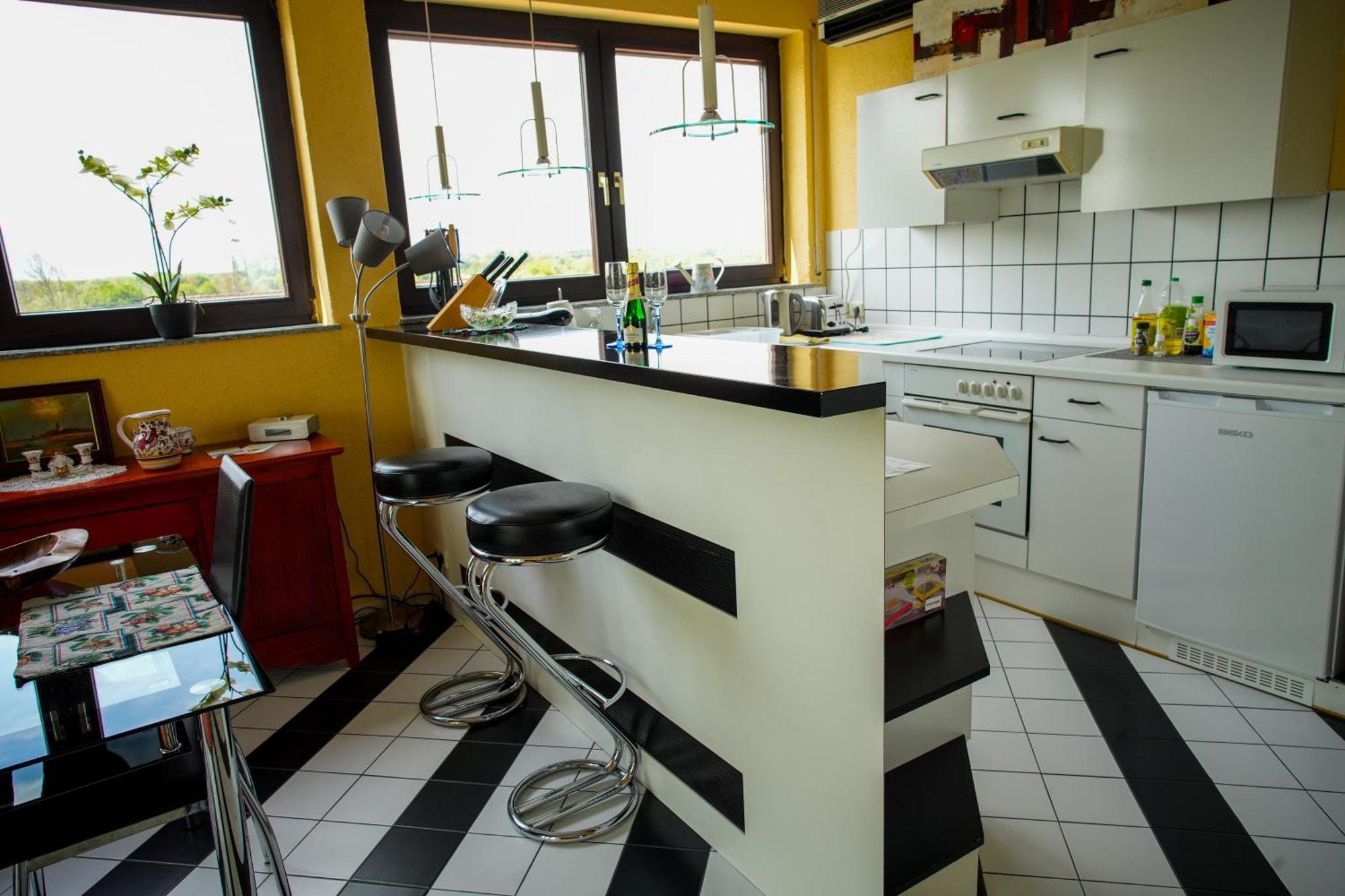 Schoenes Studio In Der Rheinebene, Zentral Gelegen Rheinstetten Luaran gambar